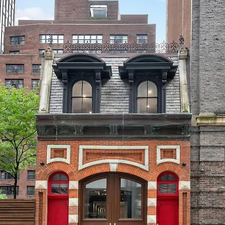 Landmarked Nyc Townhome - Sleeps 10 -Group-Friendly